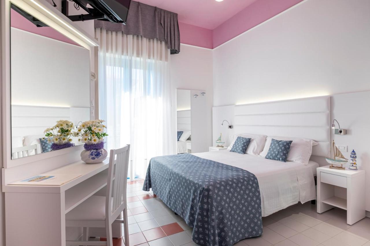 Hotel Eliseo เบลลาเรีย-อีเจอา มารีนา ภายนอก รูปภาพ